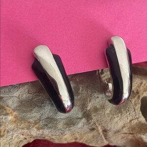 Vintage 80s NAPIER Black Enamel & Silver Tone Post Pierced Earrings